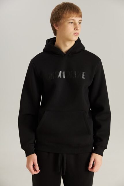 Мужской батник с капюшоном